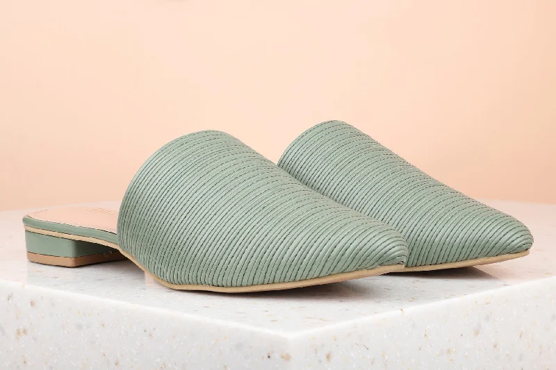 flats for short stays-Women Green Textured Mules Flats