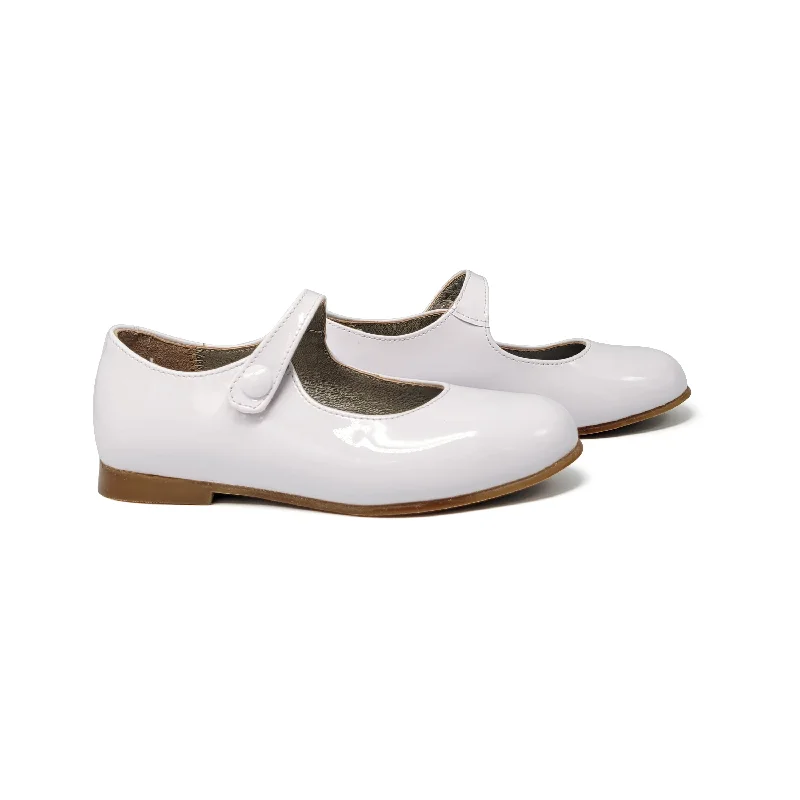 Mary Jane shoe with shiny liningGeppettos White Patent Mary Jane GP0576