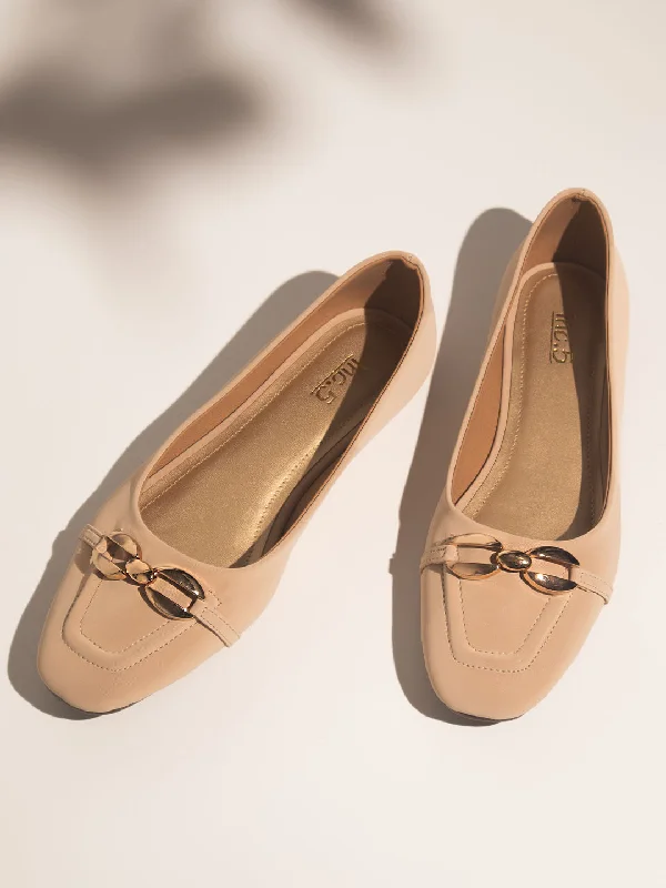 best flats for fashion-Women Beige Buckled Ballerinas Flats