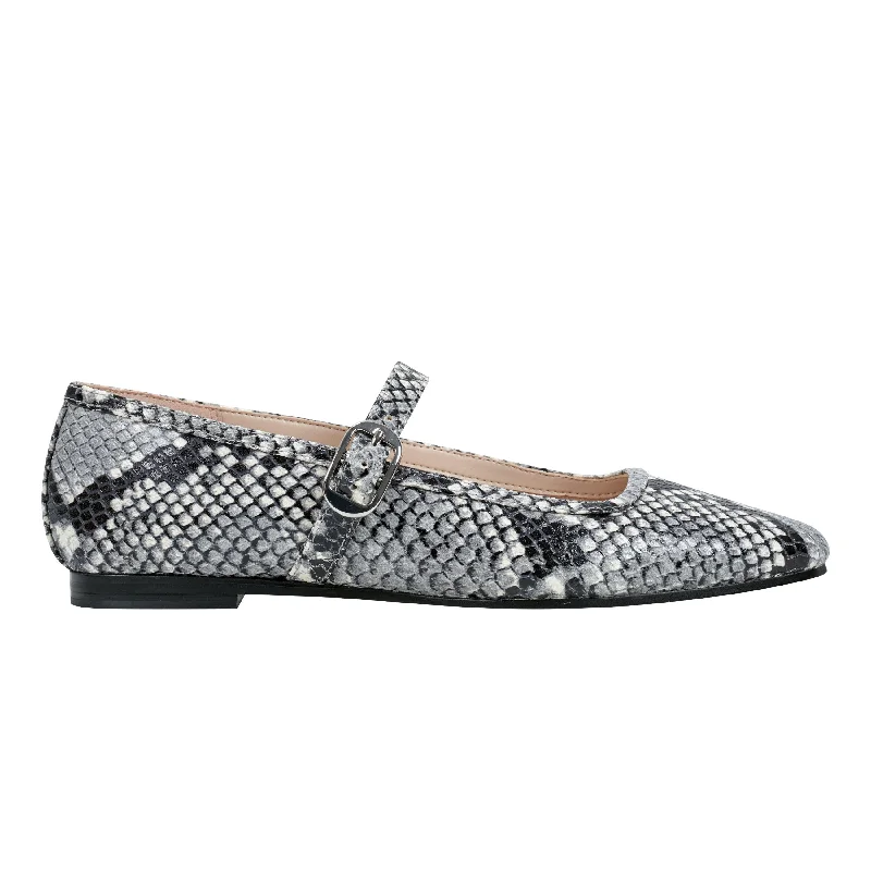 Mary Jane shoe with bold fitGarissa Mary Jane Ballet Flat