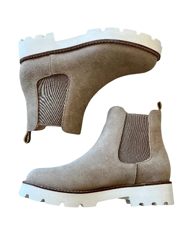 Boots for wet vibes-The Gianna Bootie