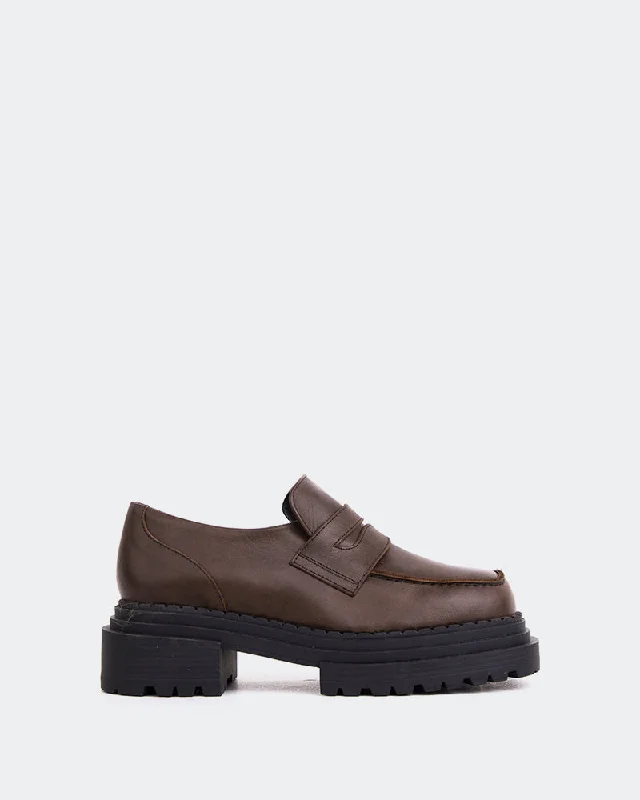 Loafers with minimal hues-Patio Brown Leather