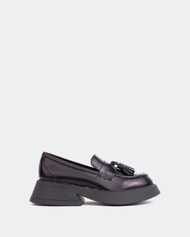 Loafers with casual charm-Cheerio Black Leather