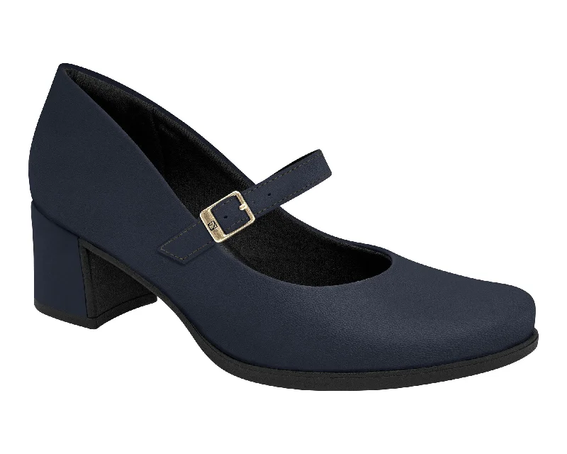 Mary Jane shoe with shiny strapThe Danubia Pump Mary Jane Ref: 654021-60 Navy is a must-have for daily wear, offering both style and comfort