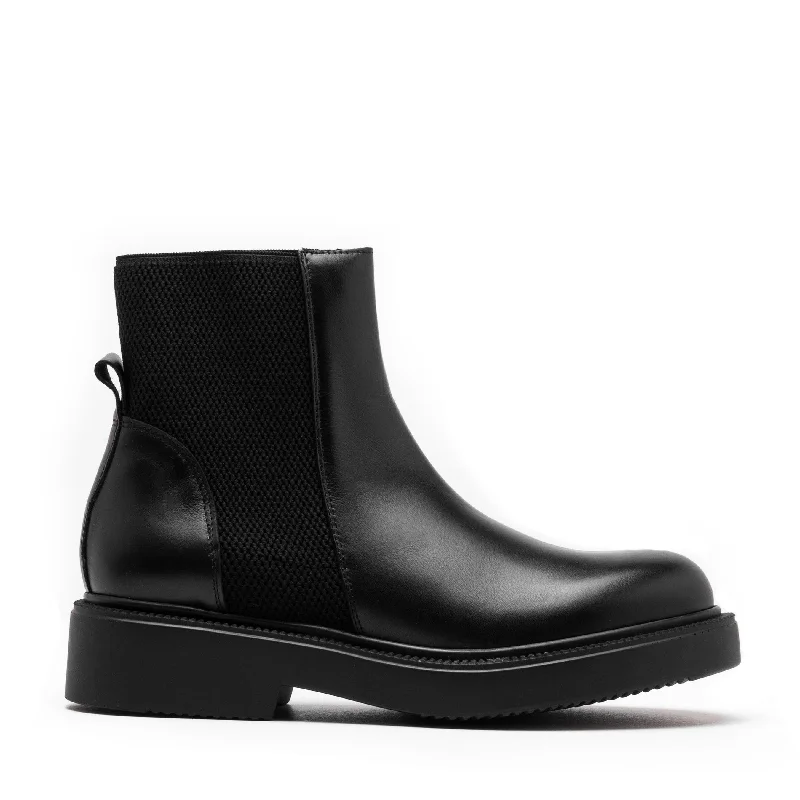 Boots for muddy rise-NEWCASTLE CHELSEA BOOT